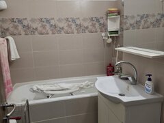 Titan, pe Barajul Sadului,10 minute metrou, bloc 1978, 2 gr sanitare, Minis